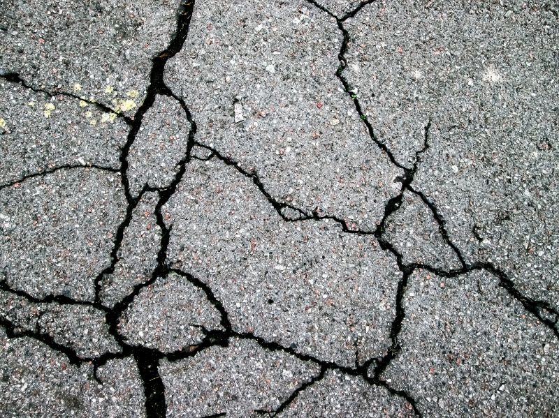 Asphalt Crack Sealing in Sarasota, FL